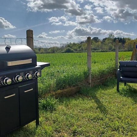 Belle Maison Climatisee Renovee Pac-Man Entre Collegues, Amis, Famille - Barbecue - Netflix - Prime - Baby Foot 50Cts Saint-Seurin-sur-l'Isle ภายนอก รูปภาพ