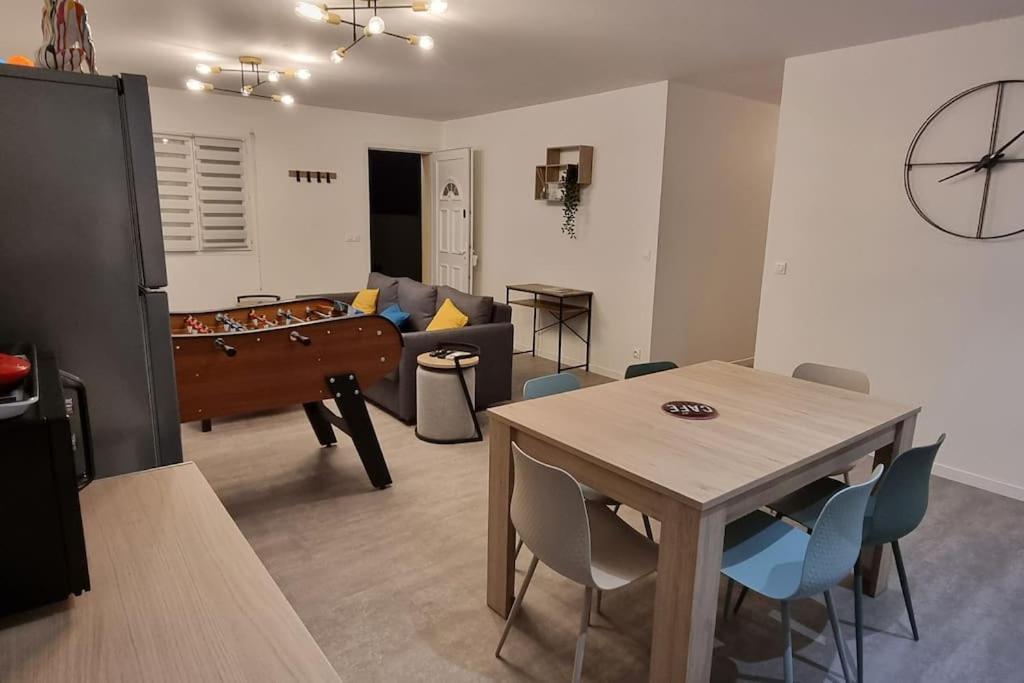 Belle Maison Climatisee Renovee Pac-Man Entre Collegues, Amis, Famille - Barbecue - Netflix - Prime - Baby Foot 50Cts Saint-Seurin-sur-l'Isle ภายนอก รูปภาพ
