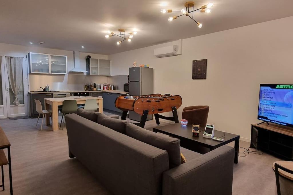 Belle Maison Climatisee Renovee Pac-Man Entre Collegues, Amis, Famille - Barbecue - Netflix - Prime - Baby Foot 50Cts Saint-Seurin-sur-l'Isle ภายนอก รูปภาพ