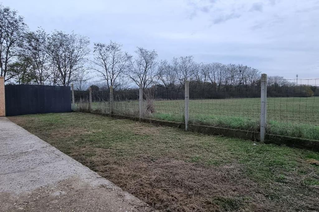 Belle Maison Climatisee Renovee Pac-Man Entre Collegues, Amis, Famille - Barbecue - Netflix - Prime - Baby Foot 50Cts Saint-Seurin-sur-l'Isle ภายนอก รูปภาพ