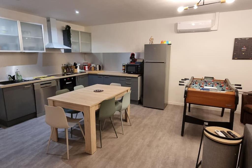 Belle Maison Climatisee Renovee Pac-Man Entre Collegues, Amis, Famille - Barbecue - Netflix - Prime - Baby Foot 50Cts Saint-Seurin-sur-l'Isle ภายนอก รูปภาพ
