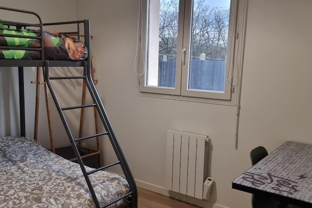 Belle Maison Climatisee Renovee Pac-Man Entre Collegues, Amis, Famille - Barbecue - Netflix - Prime - Baby Foot 50Cts Saint-Seurin-sur-l'Isle ภายนอก รูปภาพ