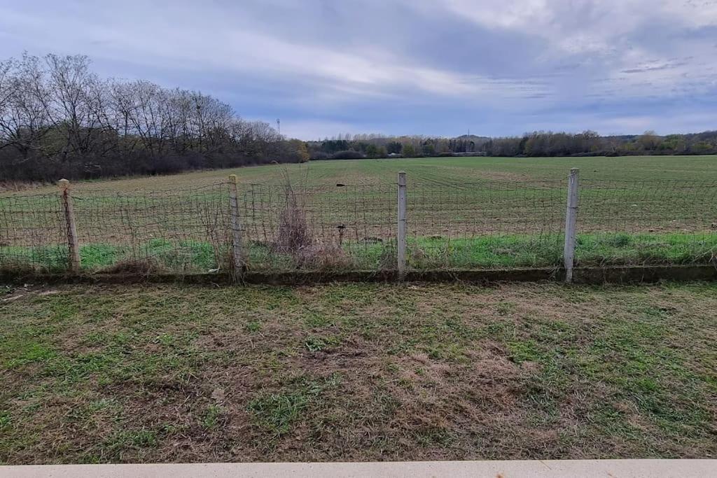 Belle Maison Climatisee Renovee Pac-Man Entre Collegues, Amis, Famille - Barbecue - Netflix - Prime - Baby Foot 50Cts Saint-Seurin-sur-l'Isle ภายนอก รูปภาพ