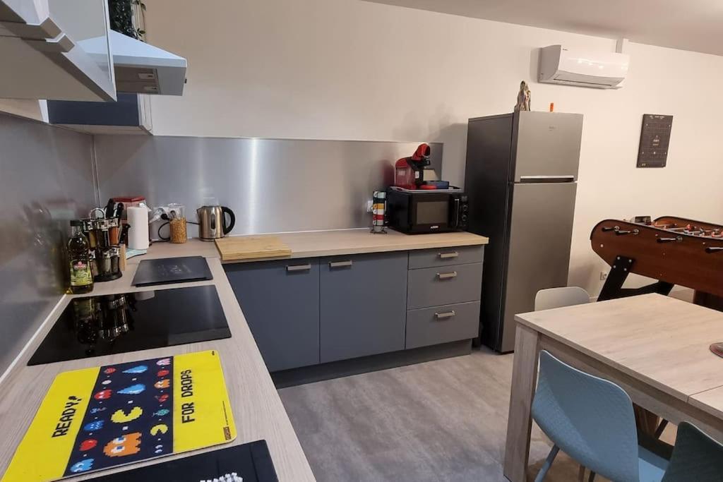 Belle Maison Climatisee Renovee Pac-Man Entre Collegues, Amis, Famille - Barbecue - Netflix - Prime - Baby Foot 50Cts Saint-Seurin-sur-l'Isle ภายนอก รูปภาพ