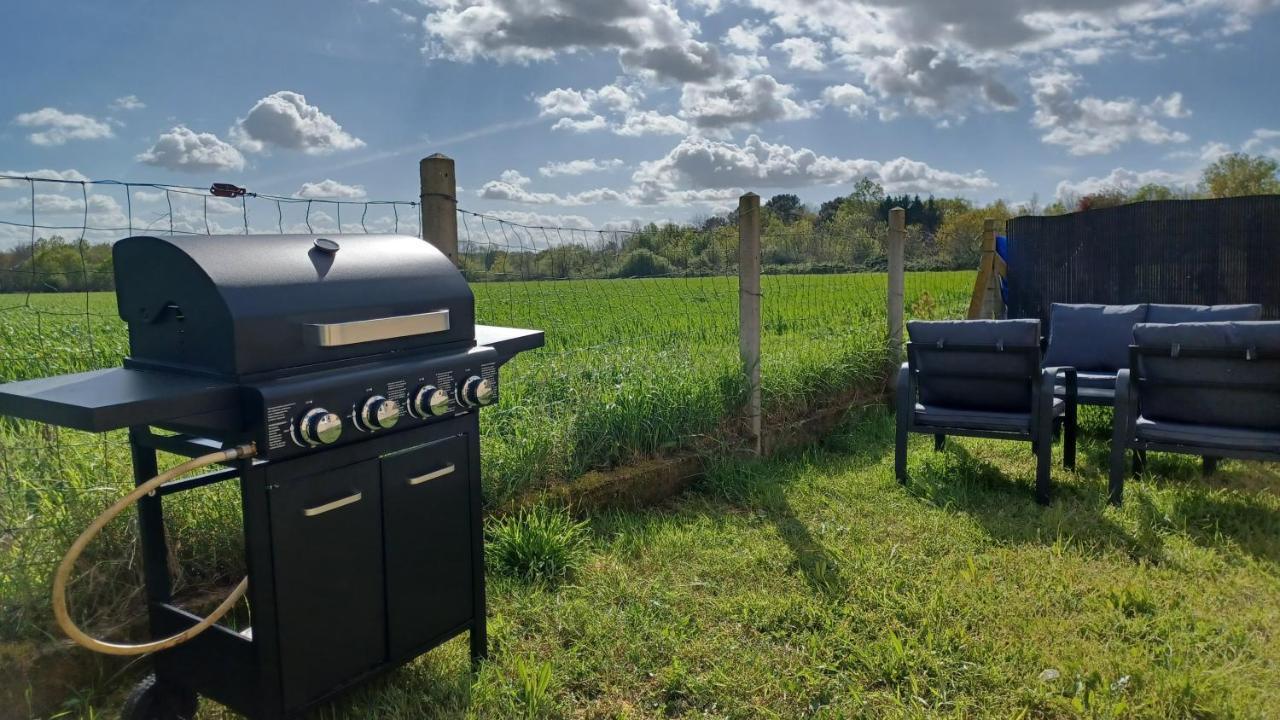 Belle Maison Climatisee Renovee Pac-Man Entre Collegues, Amis, Famille - Barbecue - Netflix - Prime - Baby Foot 50Cts Saint-Seurin-sur-l'Isle ภายนอก รูปภาพ